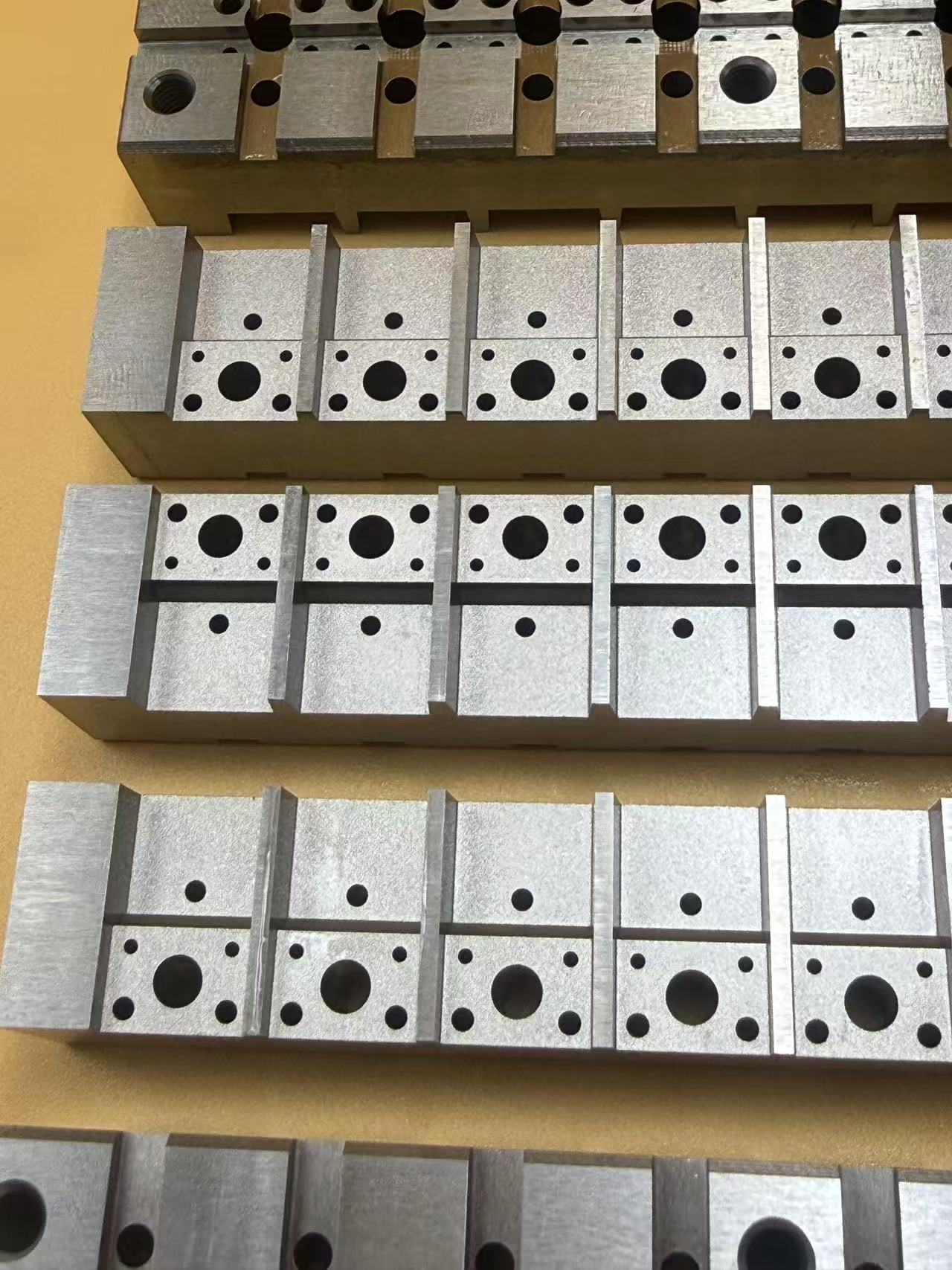 মেশিনিং এ নির্ভুল তারের কাটিয়া প্রক্রিয়া প্রযুক্তির সুবিধা কি কি?